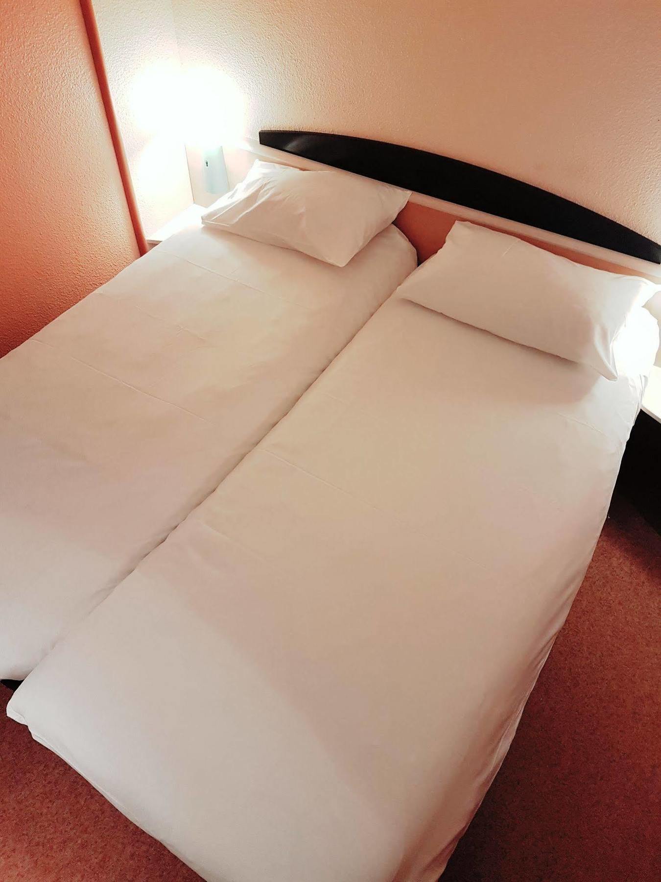 ไอบิส อาร์ช็อง ปอร์ต เด เฌแนฟ Hotel อาร์ฌ็องส์ ภายนอก รูปภาพ