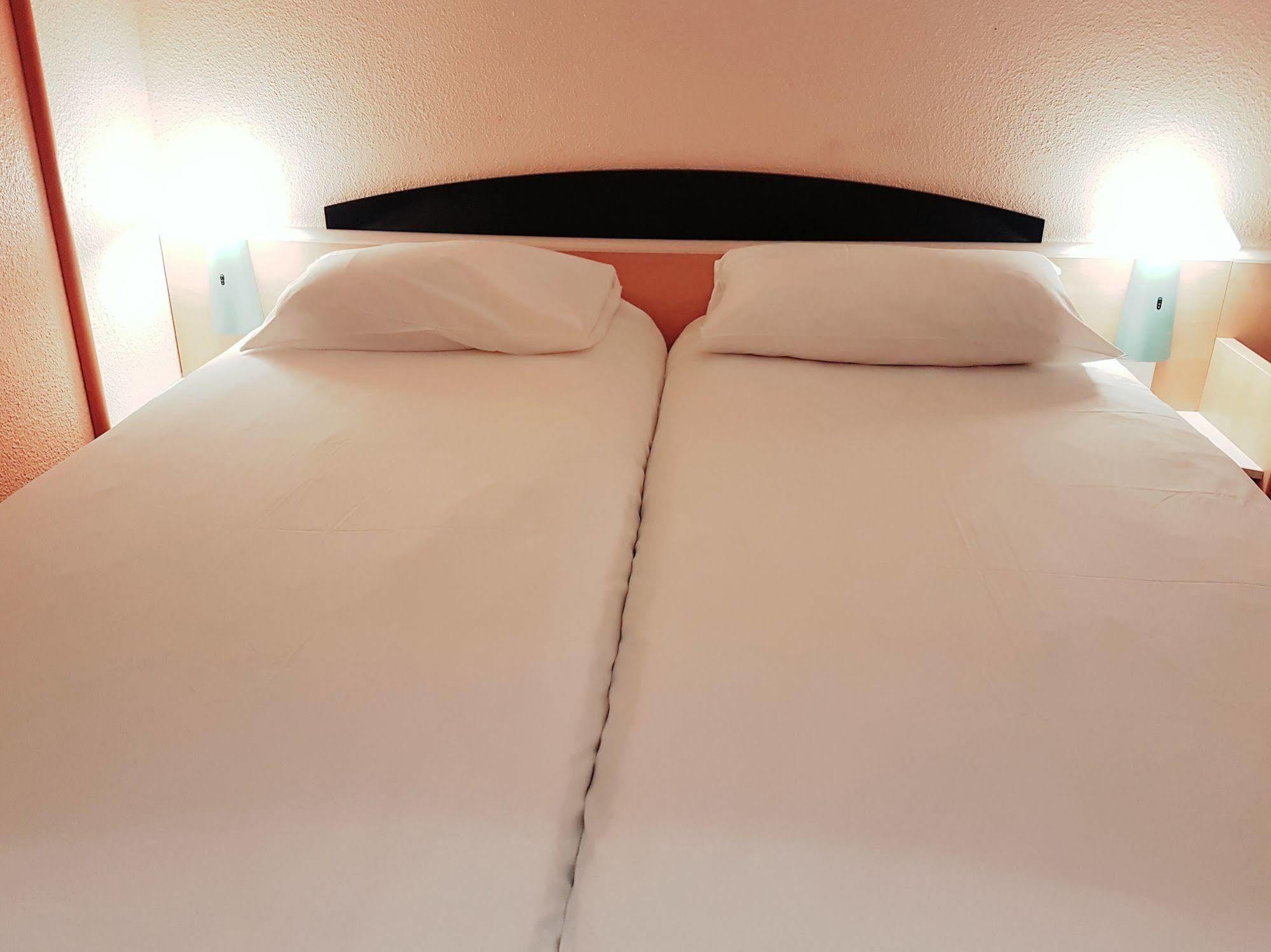 ไอบิส อาร์ช็อง ปอร์ต เด เฌแนฟ Hotel อาร์ฌ็องส์ ภายนอก รูปภาพ